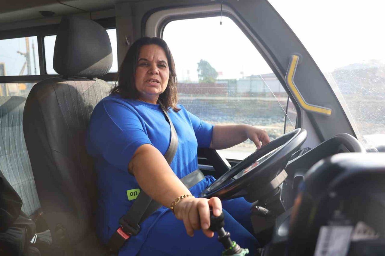 HATAY’IN DEFNE İLÇESİNDE YAŞAYAN 4 ÇOCUĞU OLAN 45 YAŞINDAKİ ZEYNEP KILIÇ, MÜŞTERİLERİNİN PSİKOLOG...