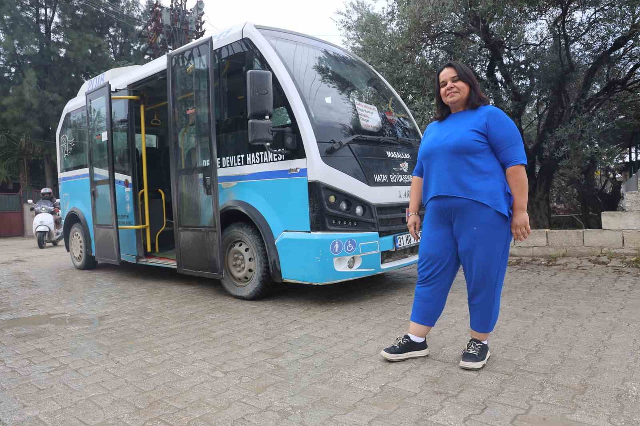 HATAY’IN DEFNE İLÇESİNDE YAŞAYAN 4 ÇOCUĞU OLAN 45 YAŞINDAKİ ZEYNEP KILIÇ, MÜŞTERİLERİNİN PSİKOLOG...