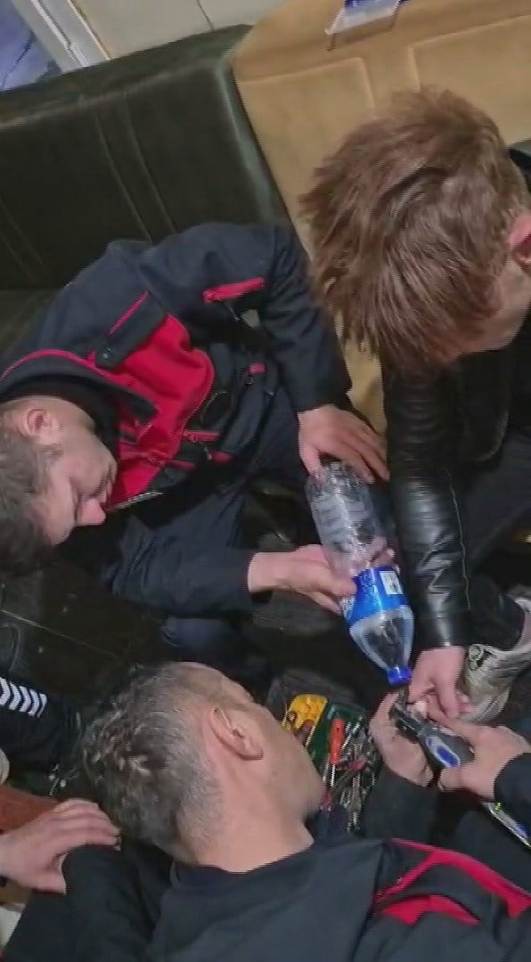 HATAY’IN KIRIKHAN İLÇESİNDE PARMAĞINA SIKIŞAN YÜZÜK, İTFAİYE EKİPLERİNİN MÜDAHALESİYLE...