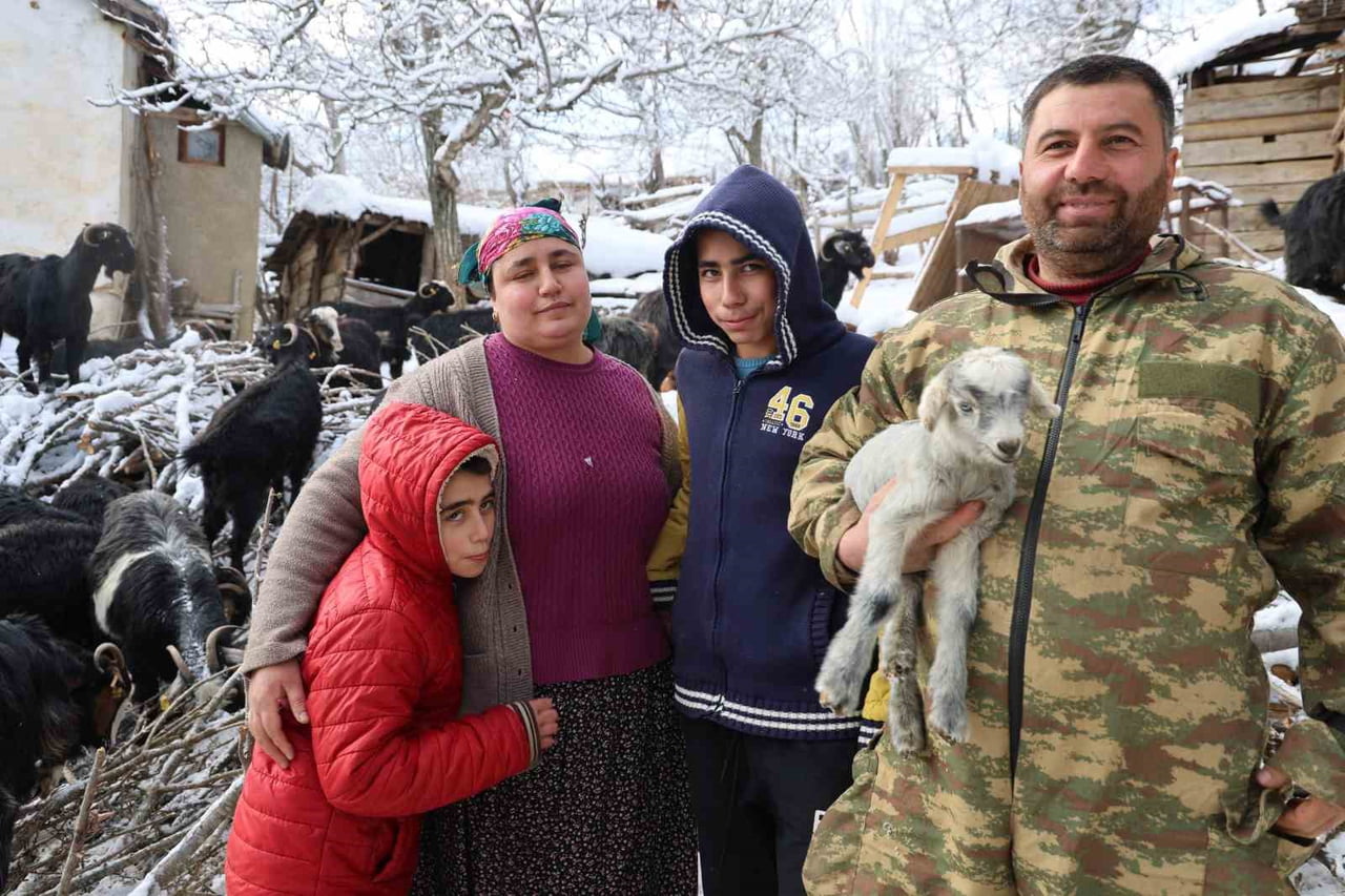 HATİCE ATLI VE AİLESİ