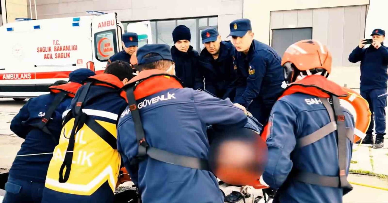 İÇİŞLERİ BAKANI ALİ YERLİKAYA, "SAKARYA'DA GEMİDE FENALAŞAN VATANDAŞIMIZ SAHİL GÜVENLİK...