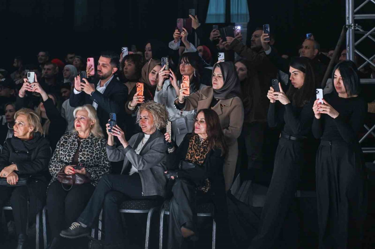 IF WEDDİNG FASHİON İZMİR-19. GELİNLİK, DAMATLIK VE ABİYE GİYİM FUARI, TİCARİ BULUŞMALARIN YANI...