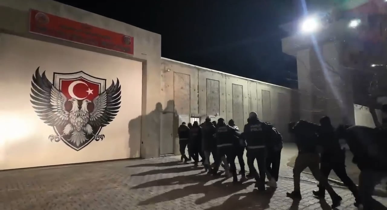 IĞDIR’DA UYUŞTURUCU OPERASYONU: 12 KİŞİ TUTUKLANDI