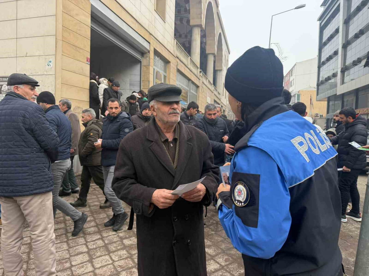 IĞDIR EMNİYET MÜDÜRLÜĞÜ’NE BAĞLI TOPLUM DESTEKLİ POLİSLİK BÜRO AMİRLİĞİ EKİPLERİ, CUMA NAMAZI...