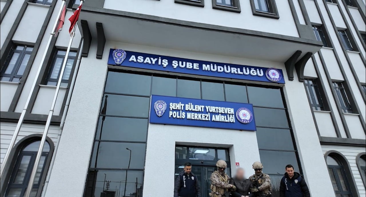 IĞDIR İL EMNİYET MÜDÜRLÜĞÜ TARAFINDAN "ARANAN ŞAHISLARIN YAKALANMASI" AMACIYLA YÜRÜTÜLEN...
