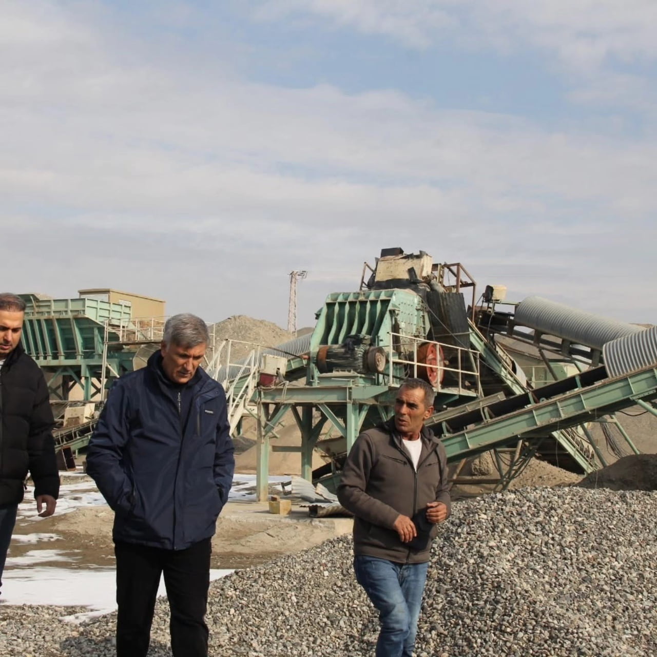 IĞDIR İL ÖZEL İDARESİ GENEL SEKRETERİ FERHAT AKKUŞ, İL ÖZEL İDARESİNE AİT ÜRETİM TESİSLERİNDE...