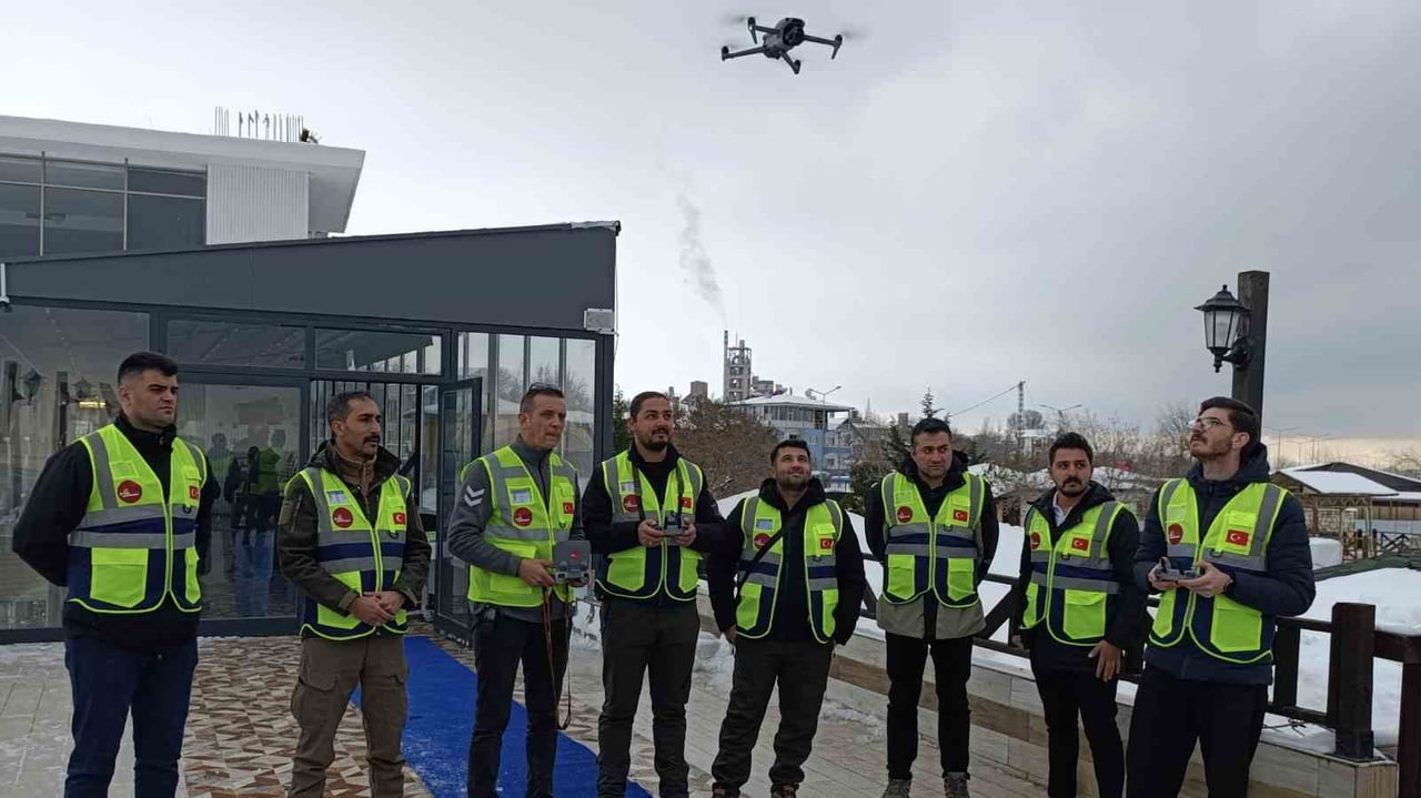 İHAKUT HAVACILIK SPOR KULÜBÜ, AFET VE ACİL DURUMLARDA HAVADAN ARAMA VE TESPİT FAALİYETLERİNE...