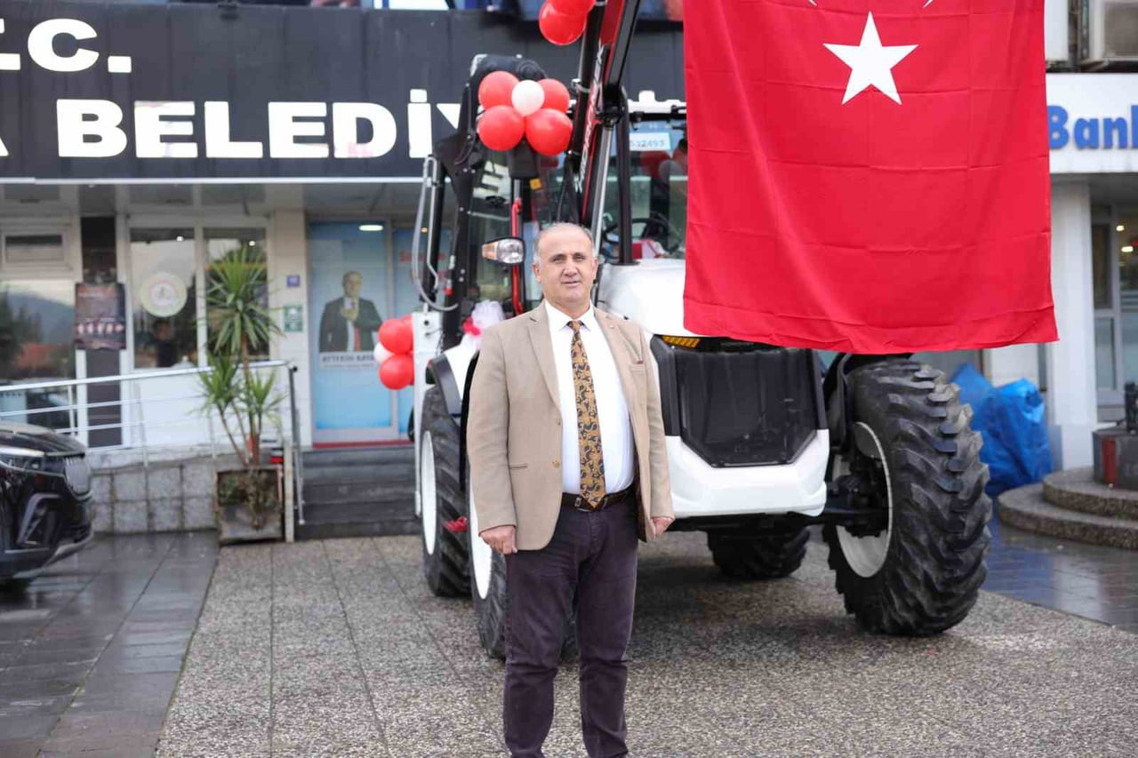 İNCİRLİOVA BELEDİYE BAŞKANI AYTEKİN KAYA, GELİŞEN VE BÜYÜYEN İNCİRLİOVA İÇİN SÜRDÜRDÜĞÜ HİZMET...