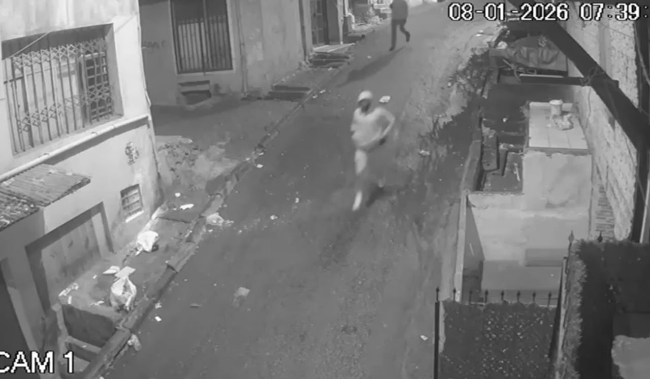 İSTANBUL'UN BEYOĞLU İLÇESİNDE İKİ GRUP ARASINDA ÇIKAN SİLAHLI ÇATIŞMADA 1 KİŞİ HAYATINI KAYBETTİ....