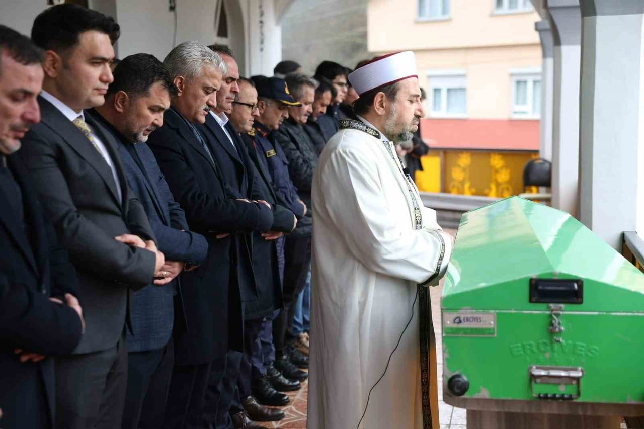 İSTANBUL 24. AĞIR CEZA MAHKEMESİ BAŞKANI ŞENOL KARTAL’IN BABASI ŞABAN KARTAL VEFAT ETTİ. ŞABAN...