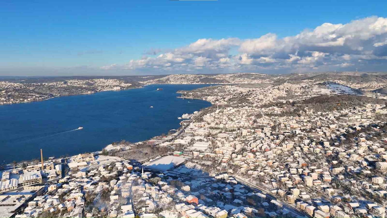 İSTANBUL’DA DÜN AKŞAM SAATLERİNDE ETKİSİNİ ARTIRAN KAR YAĞIŞI, BEYKOZ KAVACIK’TA SABAH SAATLERİNDE...