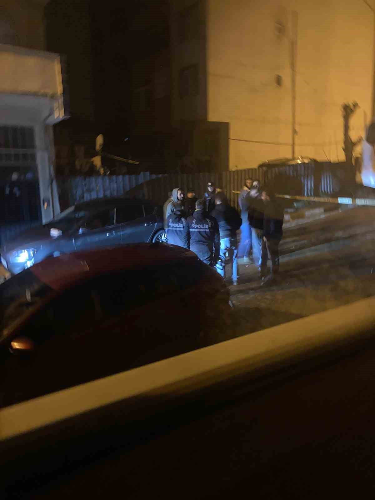 İSTANBUL’UN ARNAVUTKÖY İLÇESİNDE BİR OTOMOBİLDE BULUNAN ERKEK CESEDİNİN ARKASINDA FİLM SAHNELERİNİ...