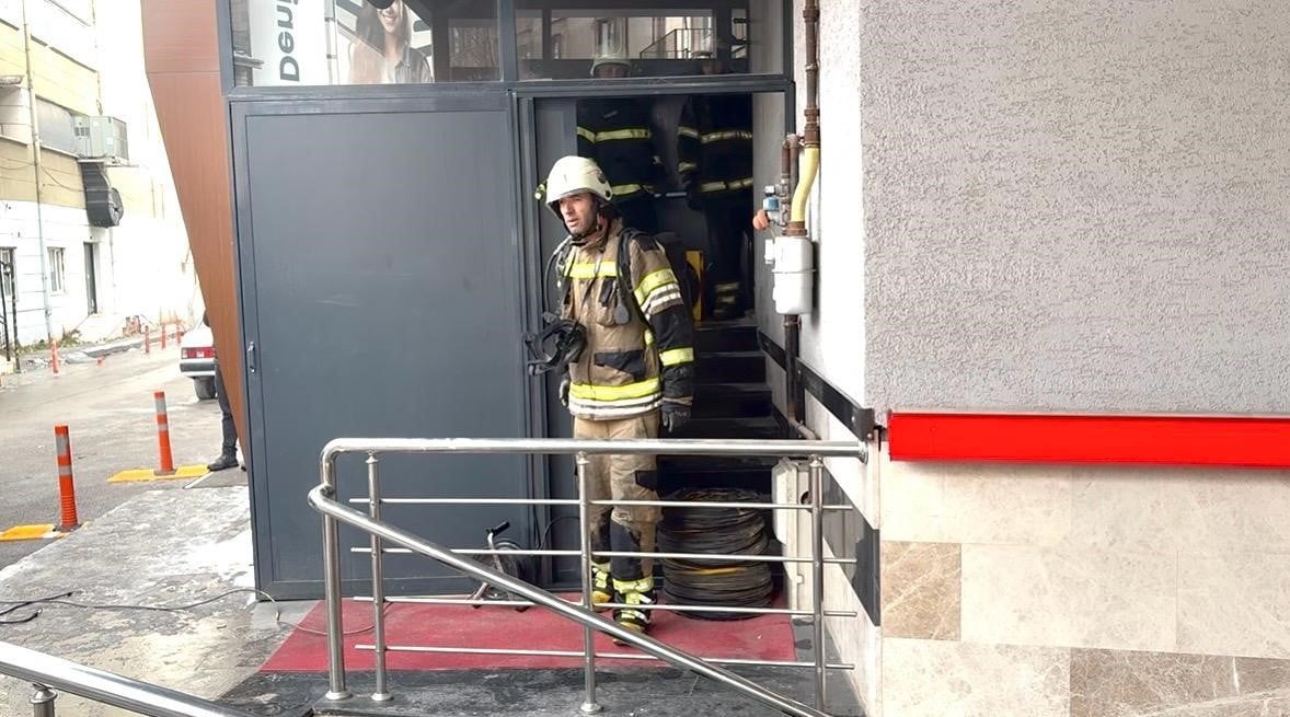 İTFAİYE EKİPLERİNİN MÜDAHALESİ