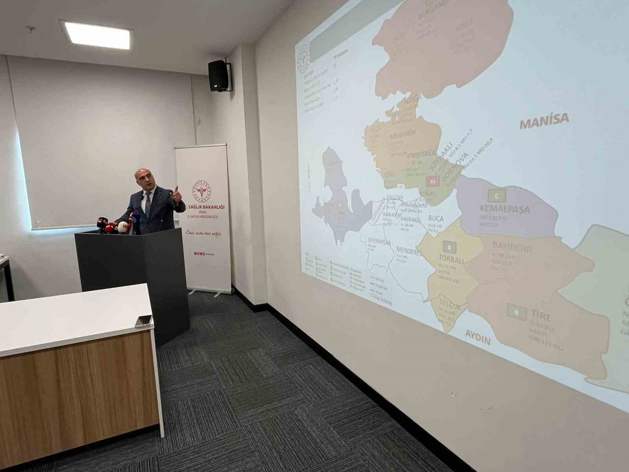 İZMİR İL SAĞLIK MÜDÜRÜ DOÇ. DR. AYHAN KUL, İZMİR’İN SAĞLIK VİZYONUNU VE 2025 YILI VERİLERİNİ...