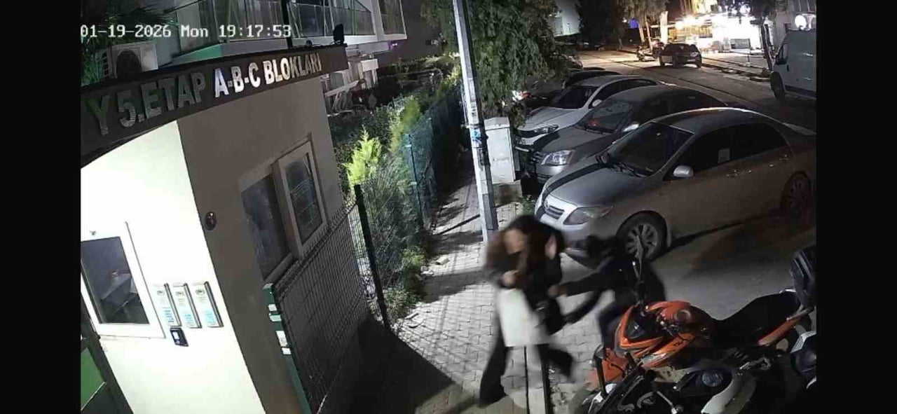 İZMİR’İN MENEMEN İLÇESİNDE ESKİ ERKEK ARKADAŞI TARAFINDAN SİLAHLI SALDIRIYA UĞRAYAN 26 YAŞINDAKİ...