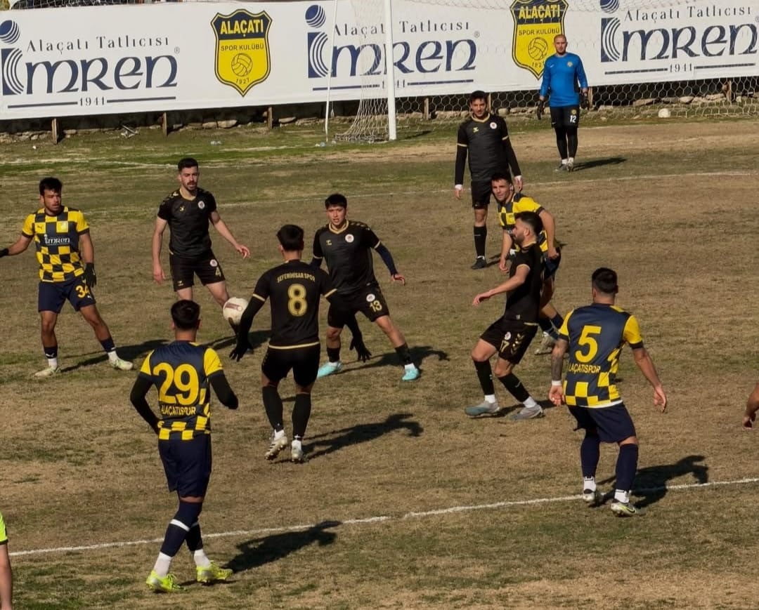 İZMİR SÜPER AMATÖR LİG E GRUBU’NDA MÜCADELE EDEN İMREN ALAÇATISPOR, KONUK ETTİĞİ SEFERİHİSARSPOR’U...