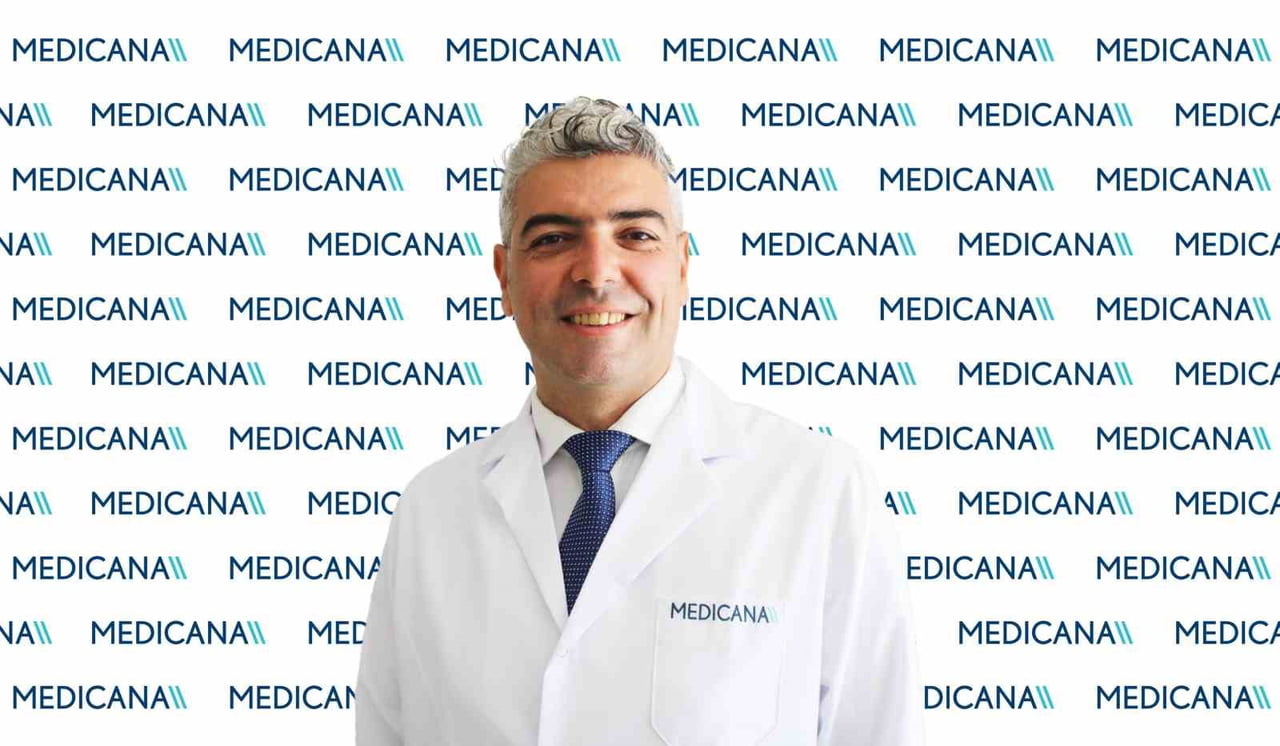 KADIN HASTALIKLARI VE DOĞUM UZMANI DOÇ. DR. MUSTAFA BURAK AKSELİM, OCAK AYININ SERVİKS KANSERİ...