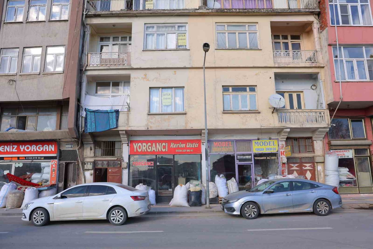 KAHRAMANMARAŞ'TA 40 YILDIR YORGANCILIK YAPAN ESNAF, 3 YIL SONRA KENTTE YORGANCILIK YAPAN ESNAFIN...