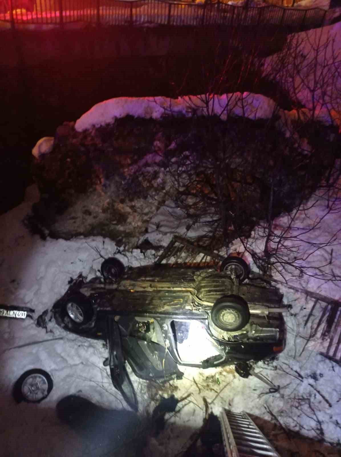 KAHRAMANMARAŞ'TA OTOMOBİLİN KÖPRÜDEN UÇMASI SONUCU AĞIR YARALANAN YOLCU HAYATINI KAYBETTİ....