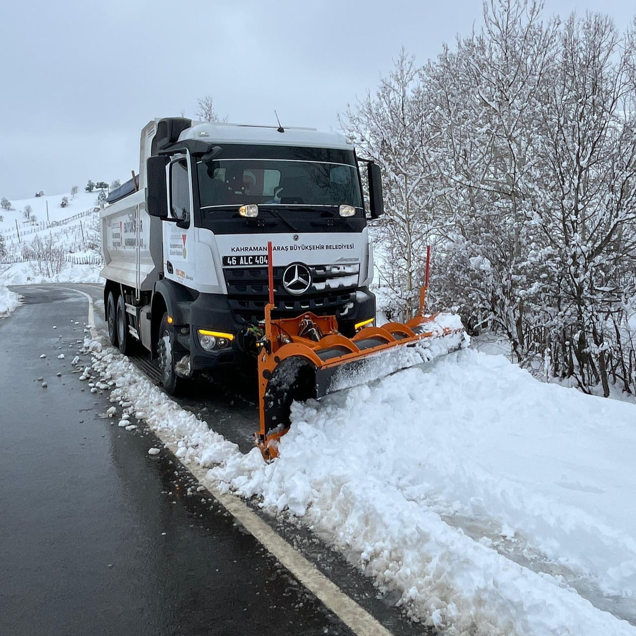 KAHRAMANMARAŞ BÜYÜKŞEHİR BELEDİYESİ, KAR YAĞIŞININ ULAŞIMDA VE GÜNLÜK YAŞAMDA AKSAMALARA NEDEN...