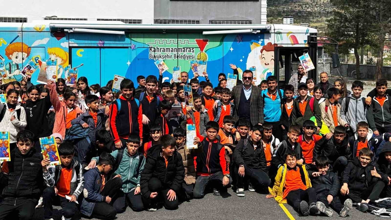 KAHRAMANMARAŞ BÜYÜKŞEHİR BELEDİYESİNİN KIRSAL MAHALLELERDEKİ ÇOCUKLARA KİTAPLA TANIŞMA FIRSATI...