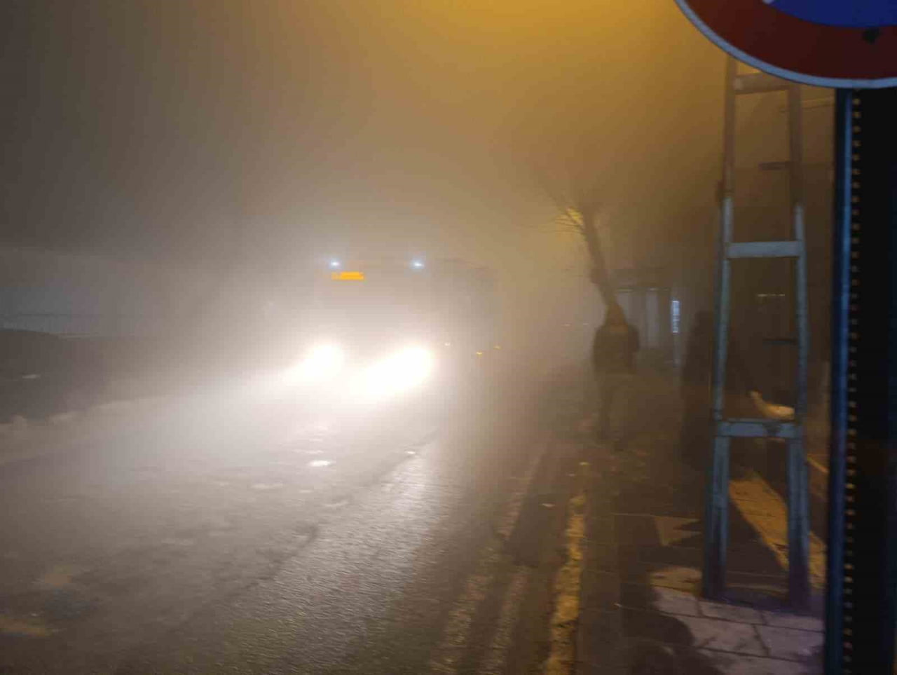 KAHRAMANMARAŞ’I  SİS BASTI GÖZ GÖZÜ GÖRMÜYOR