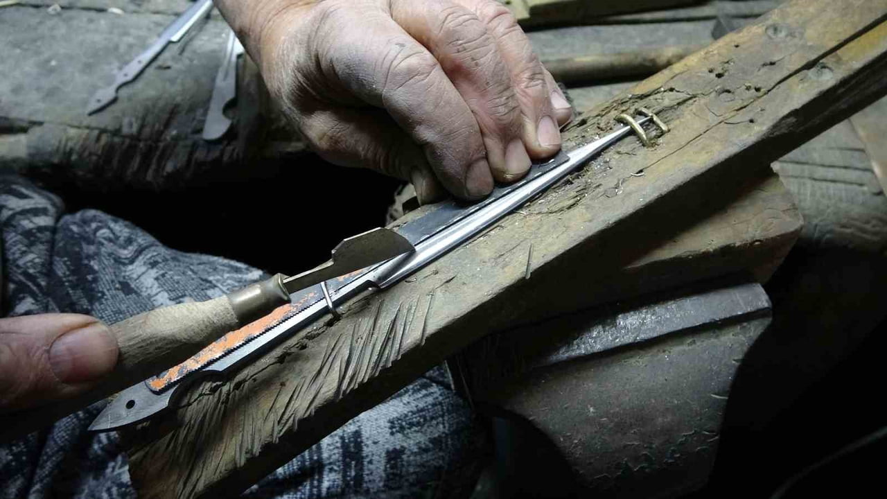 KAMA YAPIMINA 72 YIL ÖNCE BAŞLAYAN 78 YAŞINDAKİ CENGİZHAN ALPASLAN, YOK OLMAYA YÜZ TUTAN MESLEĞİN...