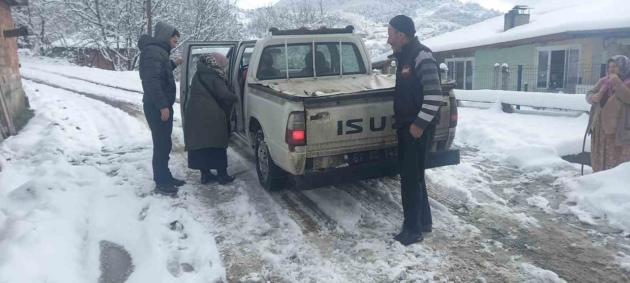 KANSER HASTASININ İMDADINA KÖY HİZMETLERİ EKİPLERİ YETİŞTİ