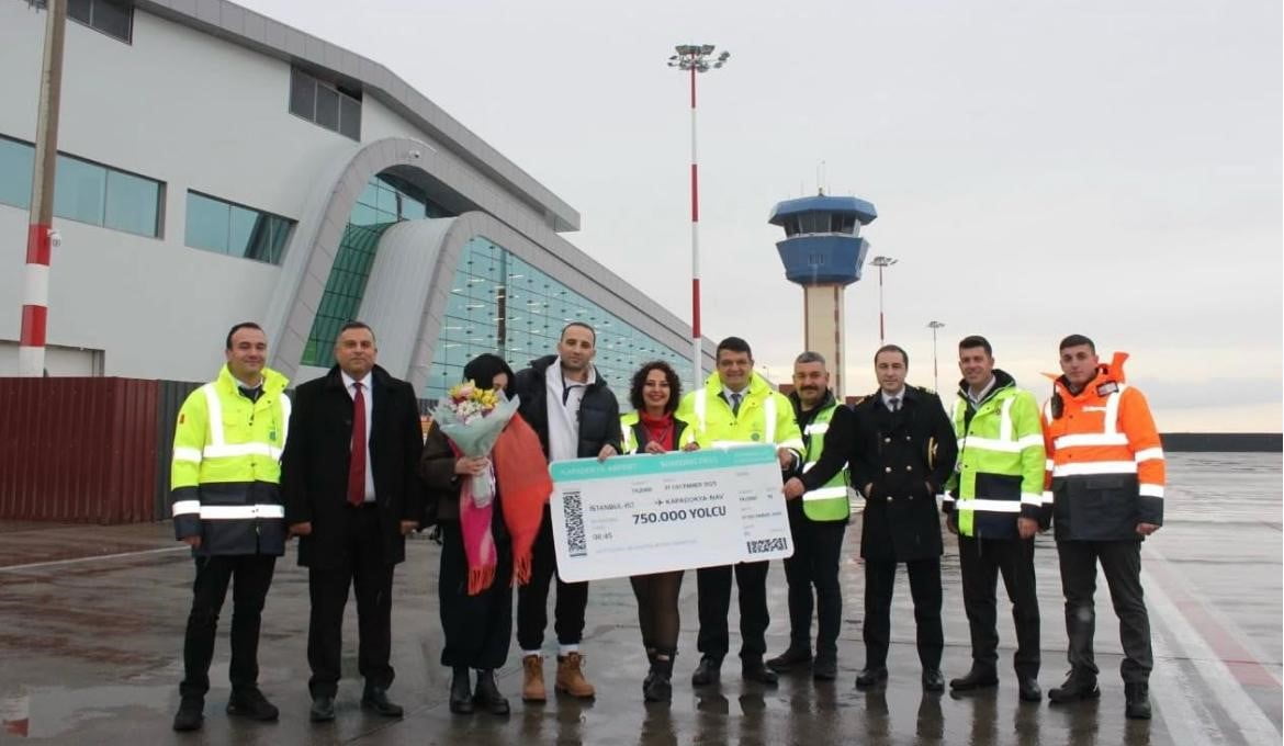 KAPADOKYA HAVALİMANI, 2025 YILINDA TOPLAM 750 BİN YOLCUYA HİZMET VEREREK REKOR KIRDI. YILIN 750...