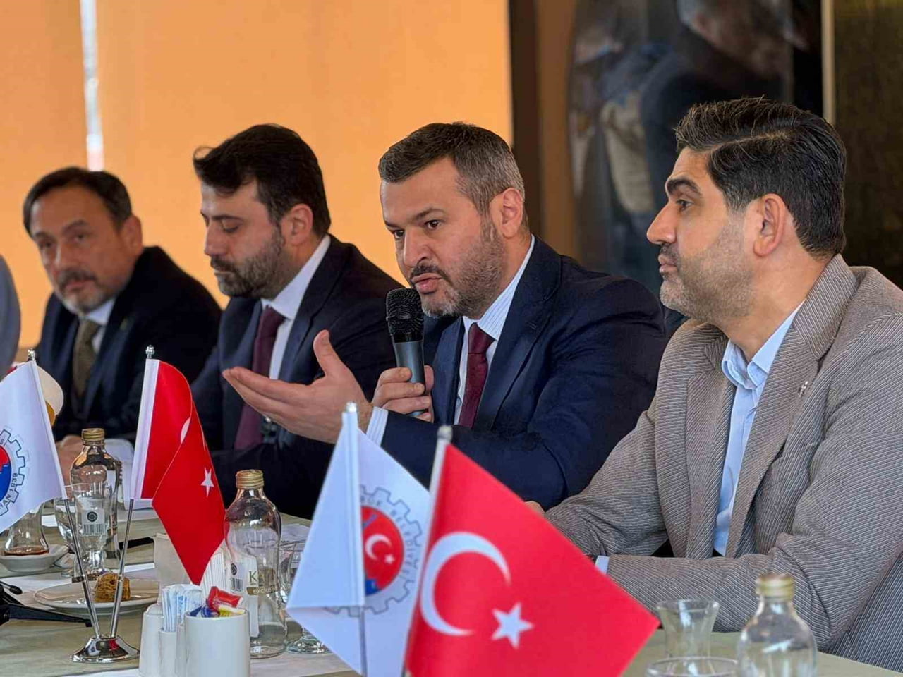 KARABÜK BELEDİYE BAŞKANI ÖZKAN ÇETİNKAYA'NIN EV SAHİPLİĞİNDE DÜZENLENEN PROGRAMDA AK PARTİ KARABÜK...