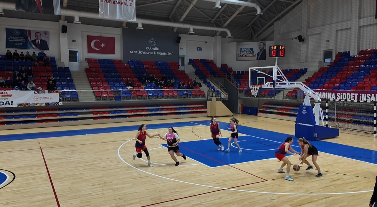 KARABÜK’TE 2025-2026 EĞİTİM ÖĞRETİM YILI OKUL SPORLARI FAALİYET PROGRAMI KAPSAMINDA DÜZENLENEN...