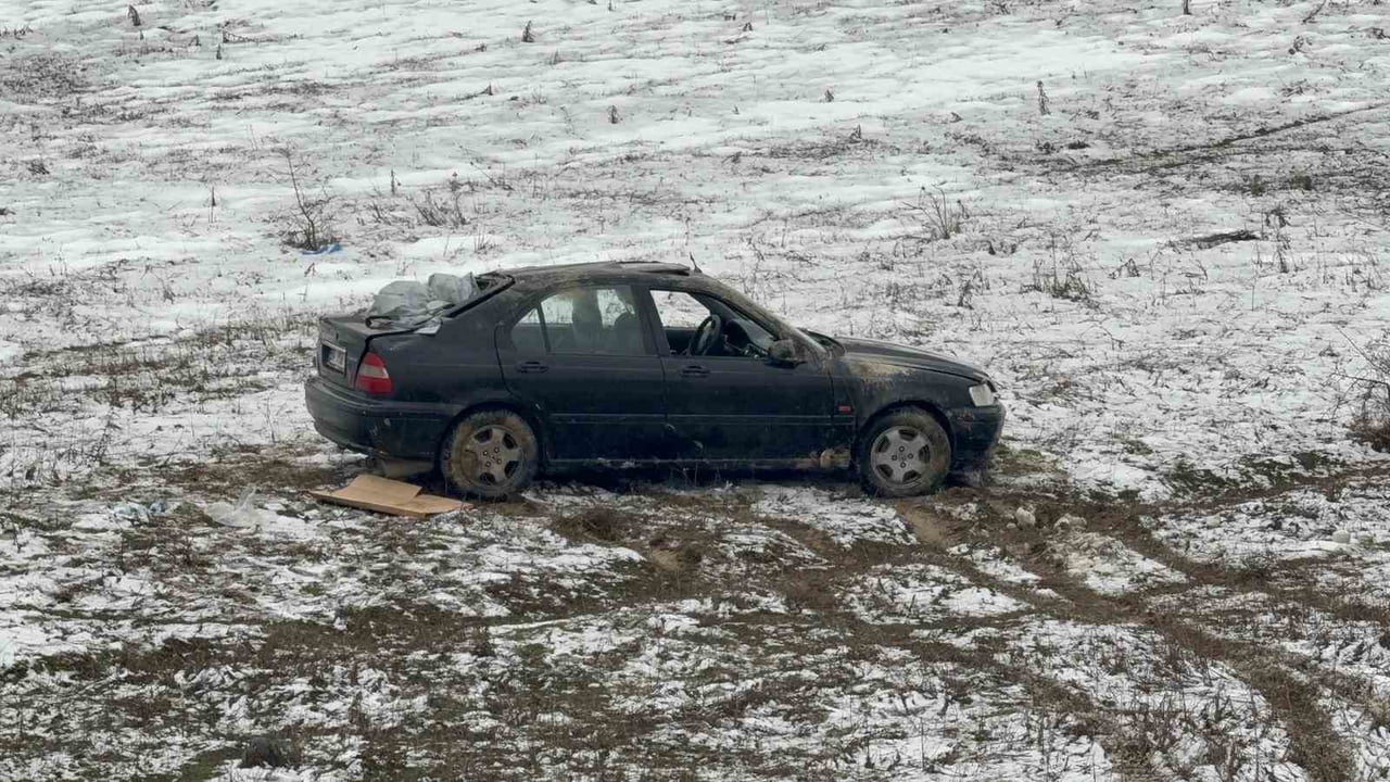 KARABÜK’TE KONTROLDEN ÇIKAN OTOMOBİLİN BOŞ ARAZİYE UÇARAK TAKLA ATMASI SONUCU 1 KİŞİ...