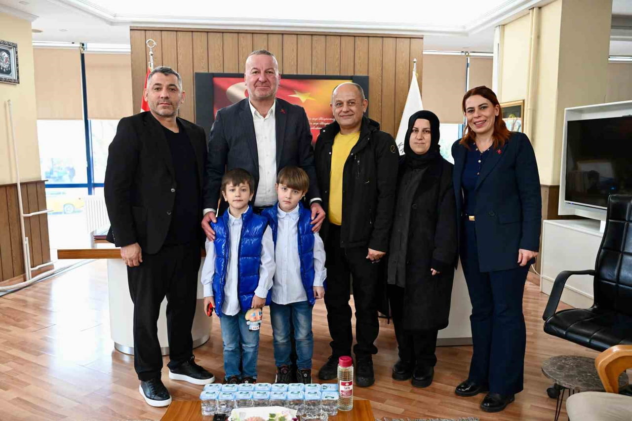 KARACABEY BELEDİYE BAŞKANI FATİH KARABATI, DUCHENNE MUSKÜLER DİSTROFİ (DMD) HASTALIĞIYLA MÜCADELE...