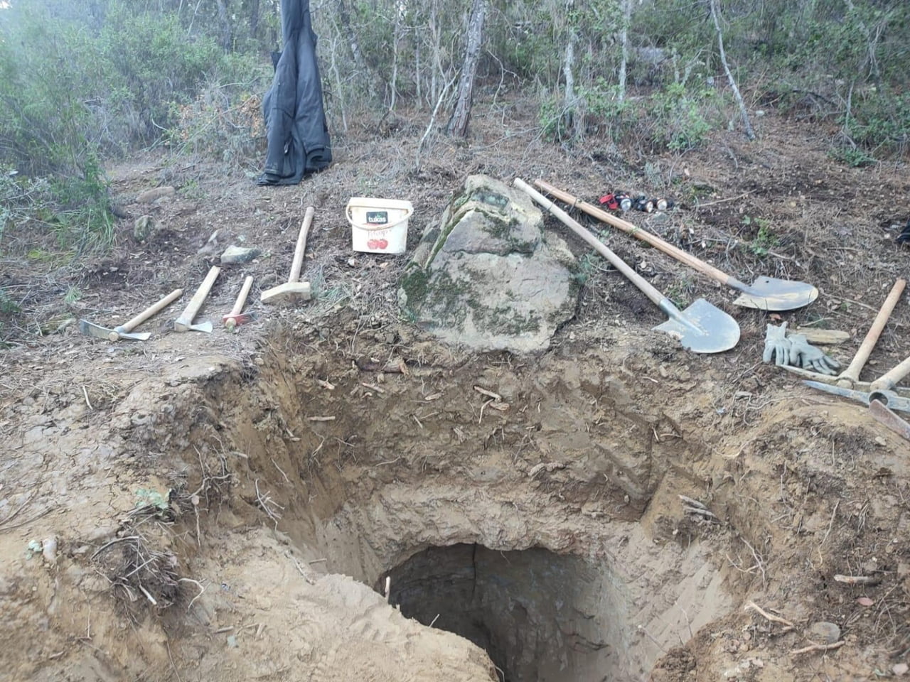 KARACASU’DA KAÇAK KAZIYA JANDARMADAN SUÇÜSTÜ