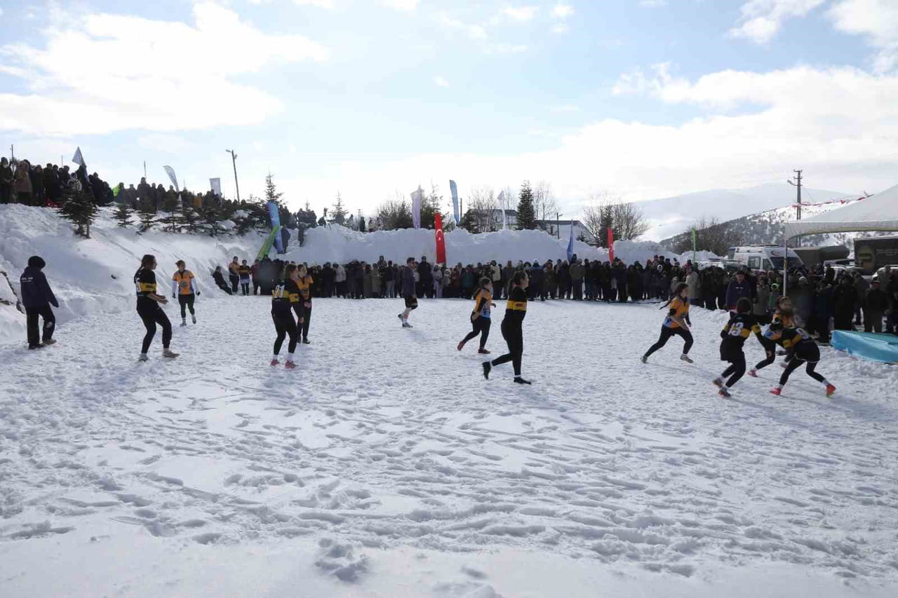 KARDA OYNANAN OYUNLAR