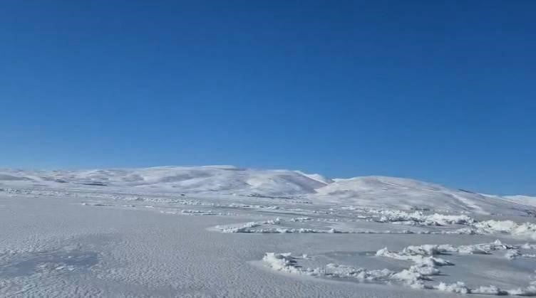 KARS VE ARDAHAN’IN ORTAK DEĞERİ OLAN ÇILDIR GÖLÜ, ETKİLİ OLAN SOĞUK HAVA DALGASININ ARDINDAN...