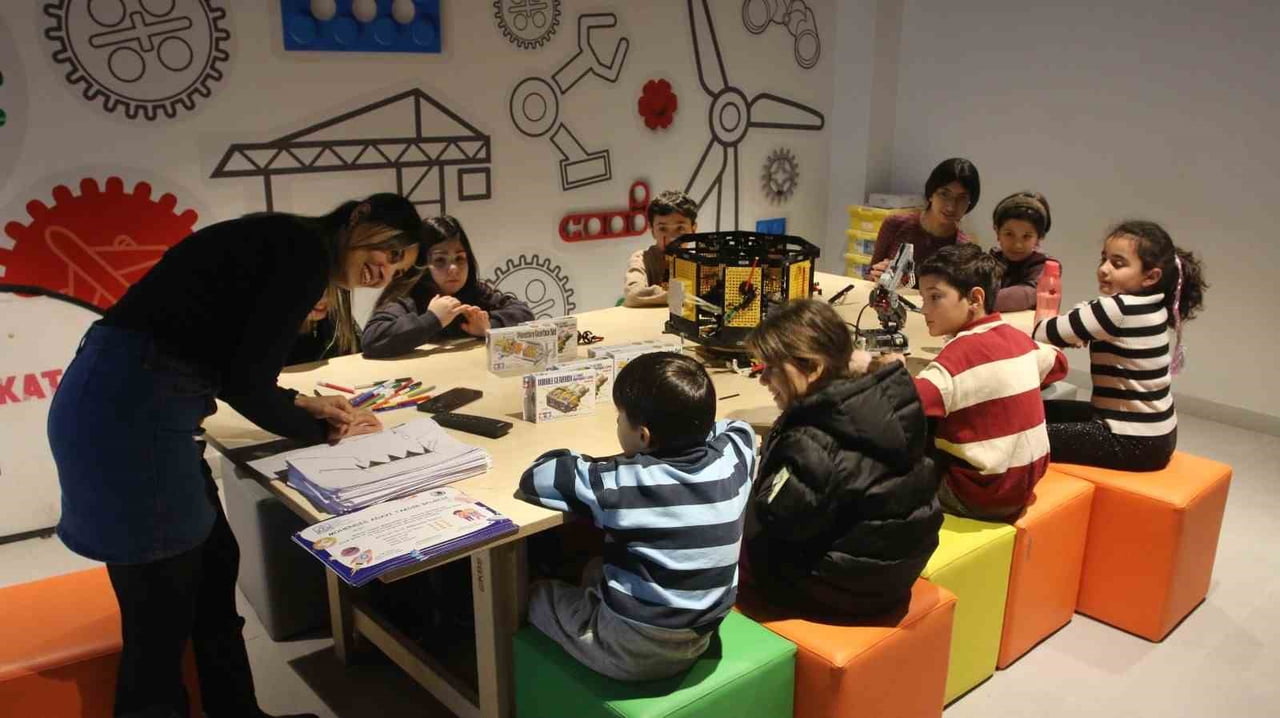 KARTAL BELEDİYESİ TARAFINDAN ÇOCUK VE GENÇLERİN BİLİM, MÜHENDİSLİK VE TEKNOLOJİ ALANLARINDA...