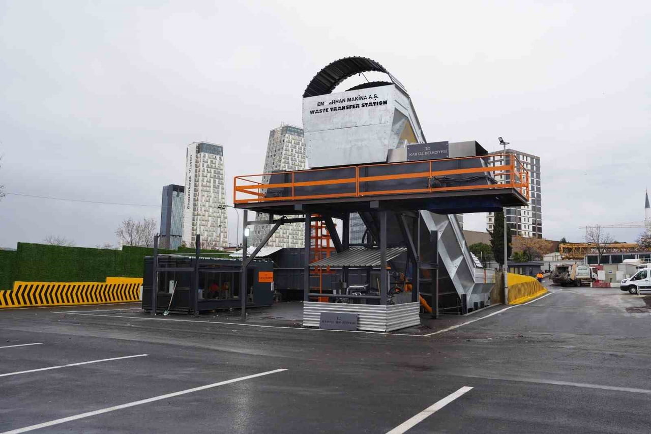 KARTAL BELEDİYESİ TARAFINDAN, İLÇEDE HER GÜN ORTAYA ÇIKAN ORTALAMA 500 TON CİVARINDAKİ ÇÖP VE...