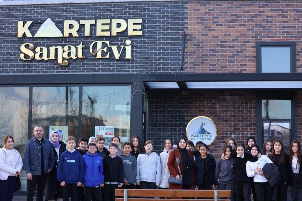 KARTEPE BELEDİYESİ SANAT EVİ, GELENEKSEL EL SANATLARINI MODERN YORUMLARLA BULUŞTURAN ÖNEMLİ BİR...