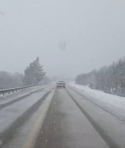 KASTAMONU'NUN YÜKSEK RAKIMLI BÖLGELERİNDE YOĞUN KAR YAĞIŞI BAŞLADI.