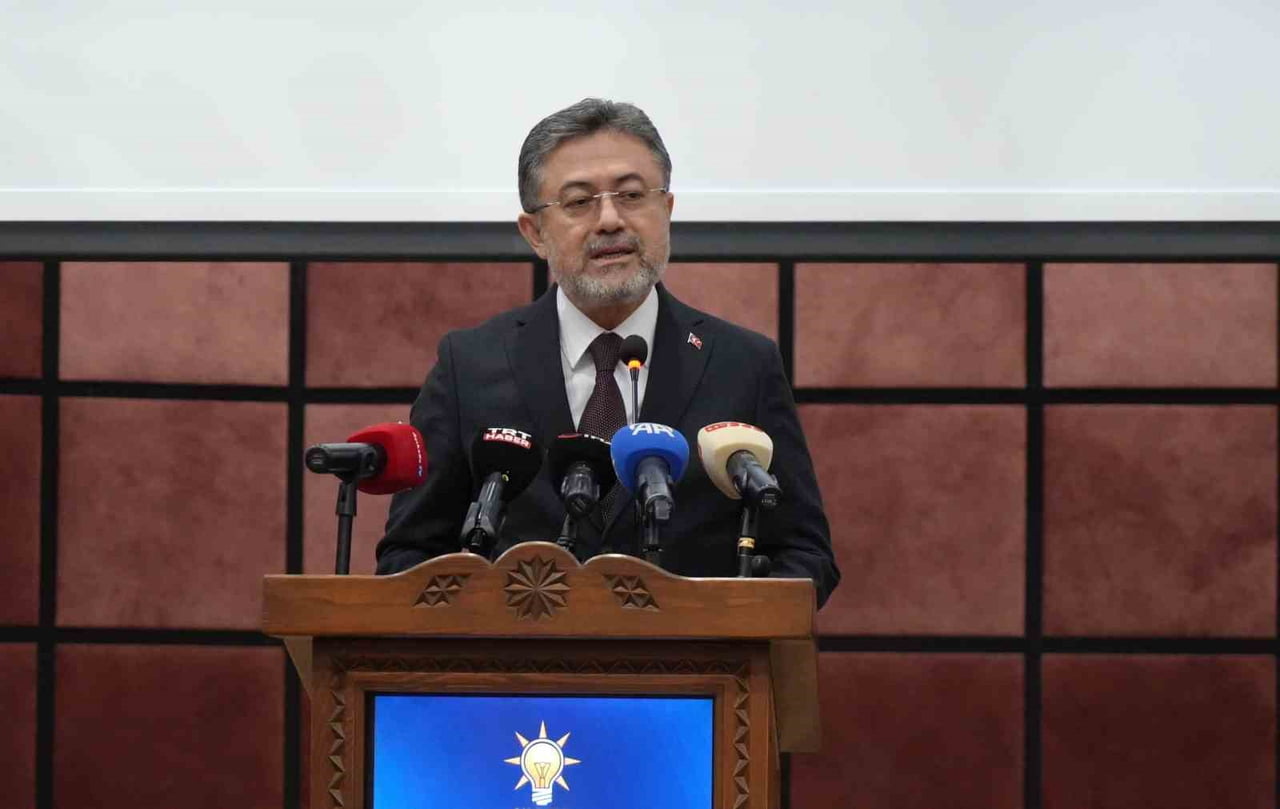 KASTAMONU’DA KONUŞAN TARIM VE ORMAN BAKANI İBRAHİM YUMAKLI, İÇME SUYU SORUNLARIYLA İLGİLİ CHP'Lİ...