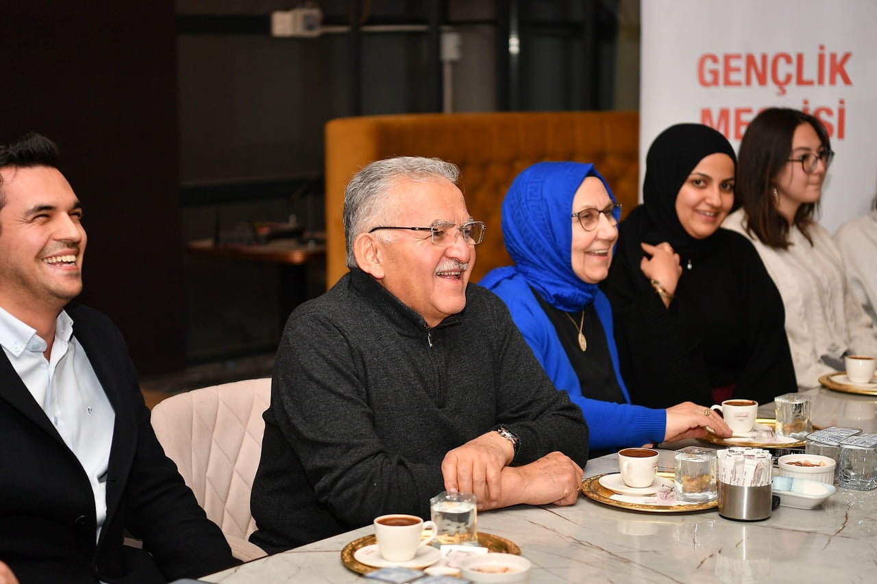 KAYSERİ BÜYÜKŞEHİR BELEDİYE BAŞKANI DR. MEMDUH BÜYÜKKILIÇ; EŞİ DR. NECMİYE BÜYÜKKILIÇ İLE BİRLİKTE...