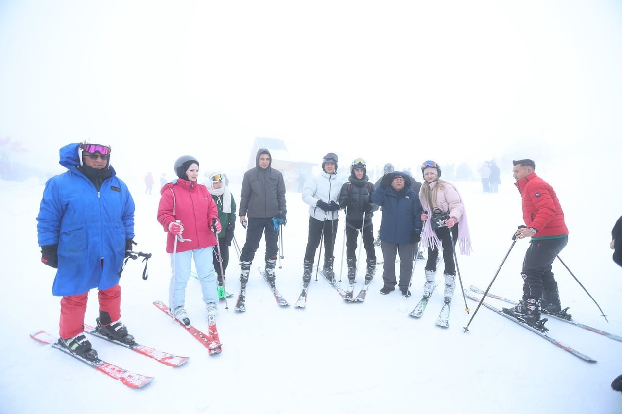 KAYSERİ BÜYÜKŞEHİR BELEDİYE BAŞKANI DR. MEMDUH BÜYÜKKILIÇ; HAFTA SONU KAYAK SEVERLERLE DOLUP TAŞAN...