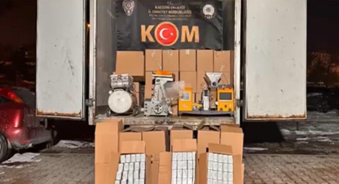KAYSERİ’DE POLİS EKİPLERİ TARAFINDAN YAPILAN ÇALIŞMALARDA, PİYASAYA KAÇAN SİGARA SÜREN 1 ŞAHIS...