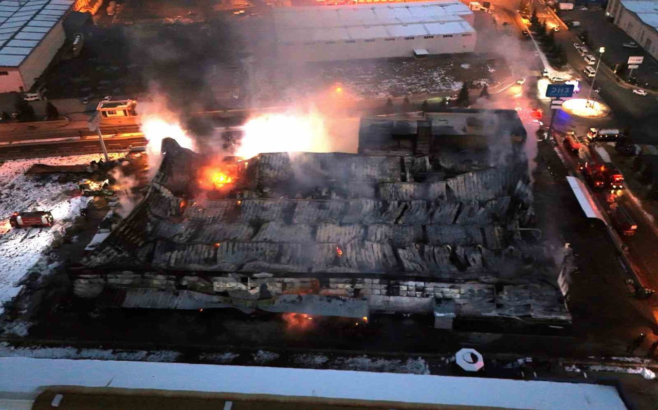 KAYSERİ ORGANİZE SANAYİ BÖLGESİ’NDE FAALİYET GÖSTEREN MOBİLYA FABRİKASINDA 3 KİŞİNİN ÖLÜMÜYLE...