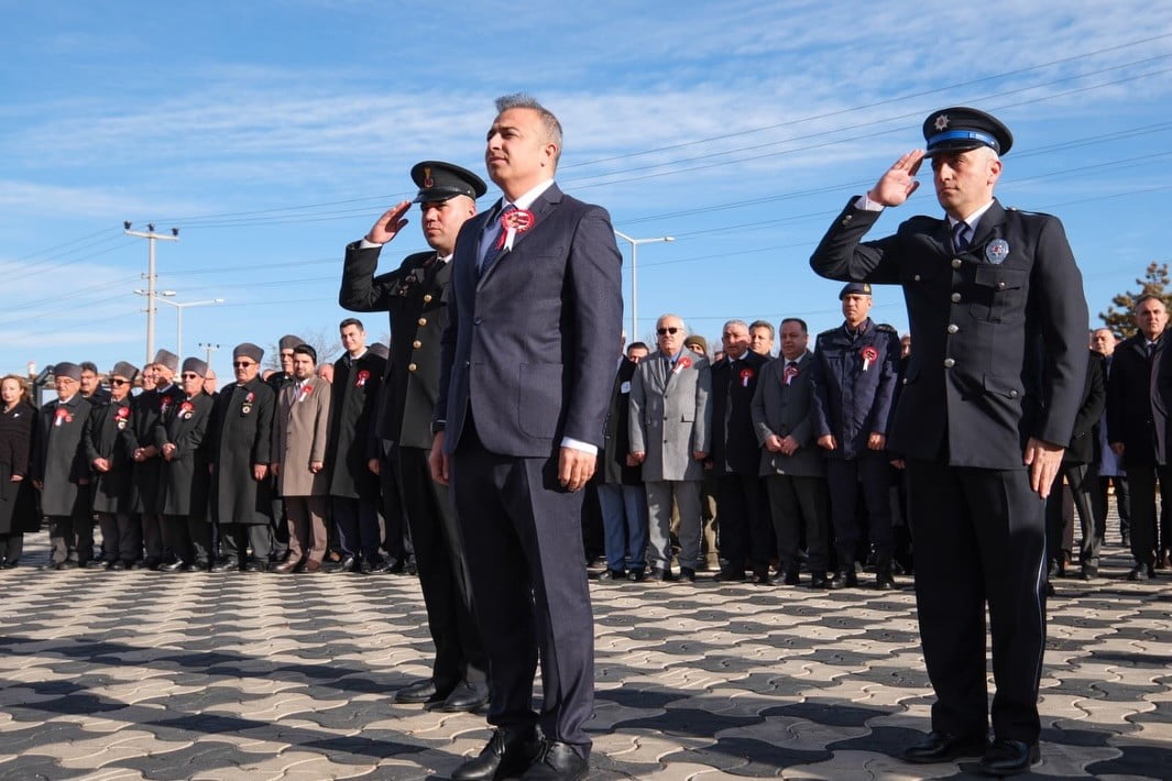 KAZIM KARABEKİR PAŞA ANITI ÖNÜNDE TÖREN DÜZENLENDİ