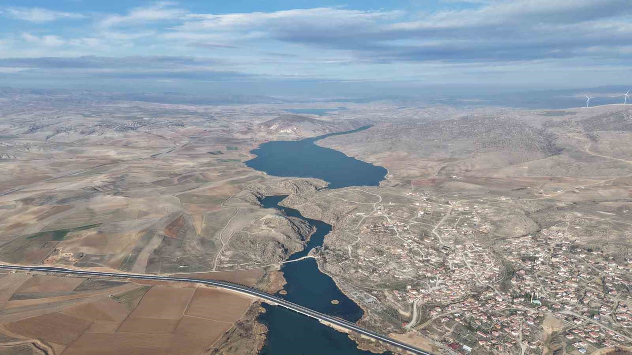 KIRIKKALE'DE, ANADOLU SELÇUKLU DÖNEMİNİN ÖNEMLİ ESERLERİNDEN ÇEŞNİGİR KÖPRÜSÜ İLE ÇEVRESİNDEKİ...