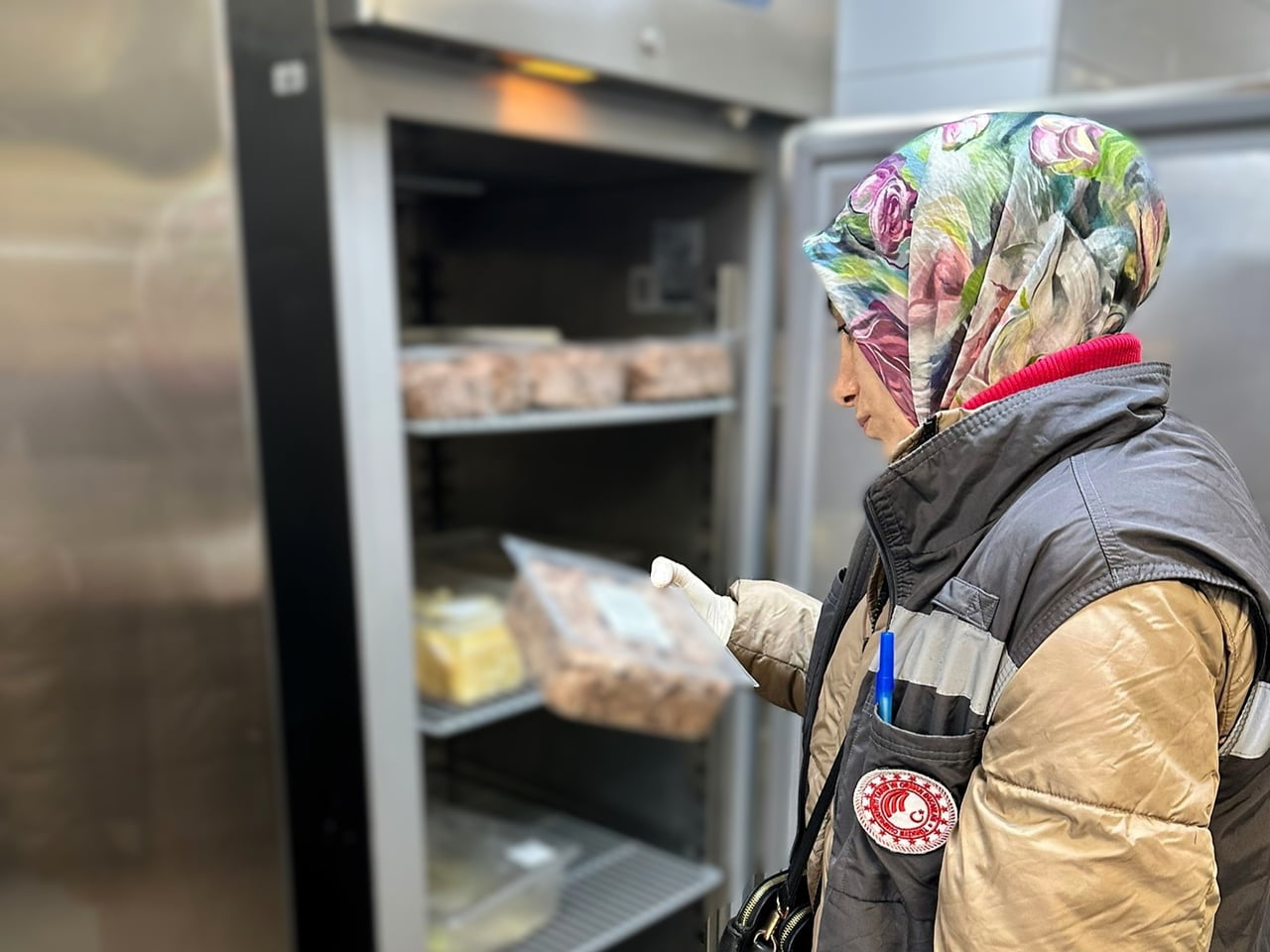 KIRKLARELİ'NİN LÜLEBURGAZ İLÇESİNDE TOPLU TÜKETİM VE SATIŞ YERLERİNE YÖNELİK DENETİMLER ARALIKSIZ...