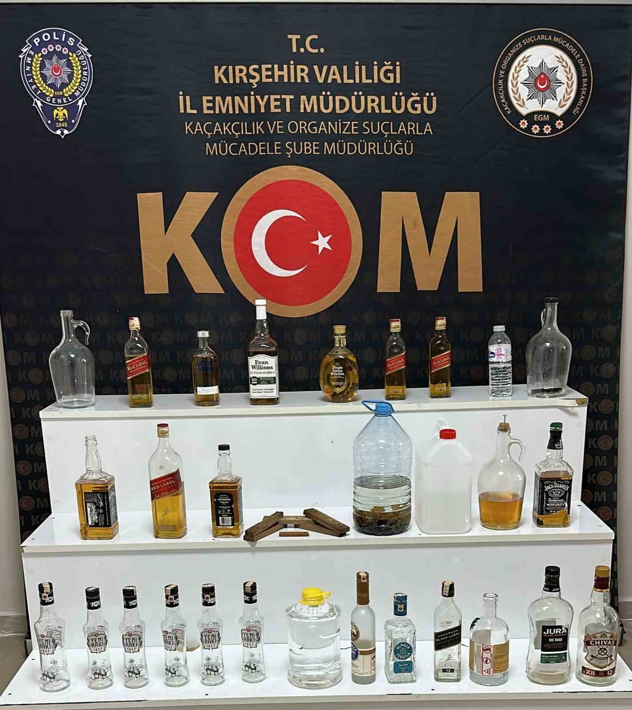 KIRŞEHİR'DE 29 ŞİŞEDE 20.25 LİTRE KAÇAK ALKOL ELE GEÇİRDİ