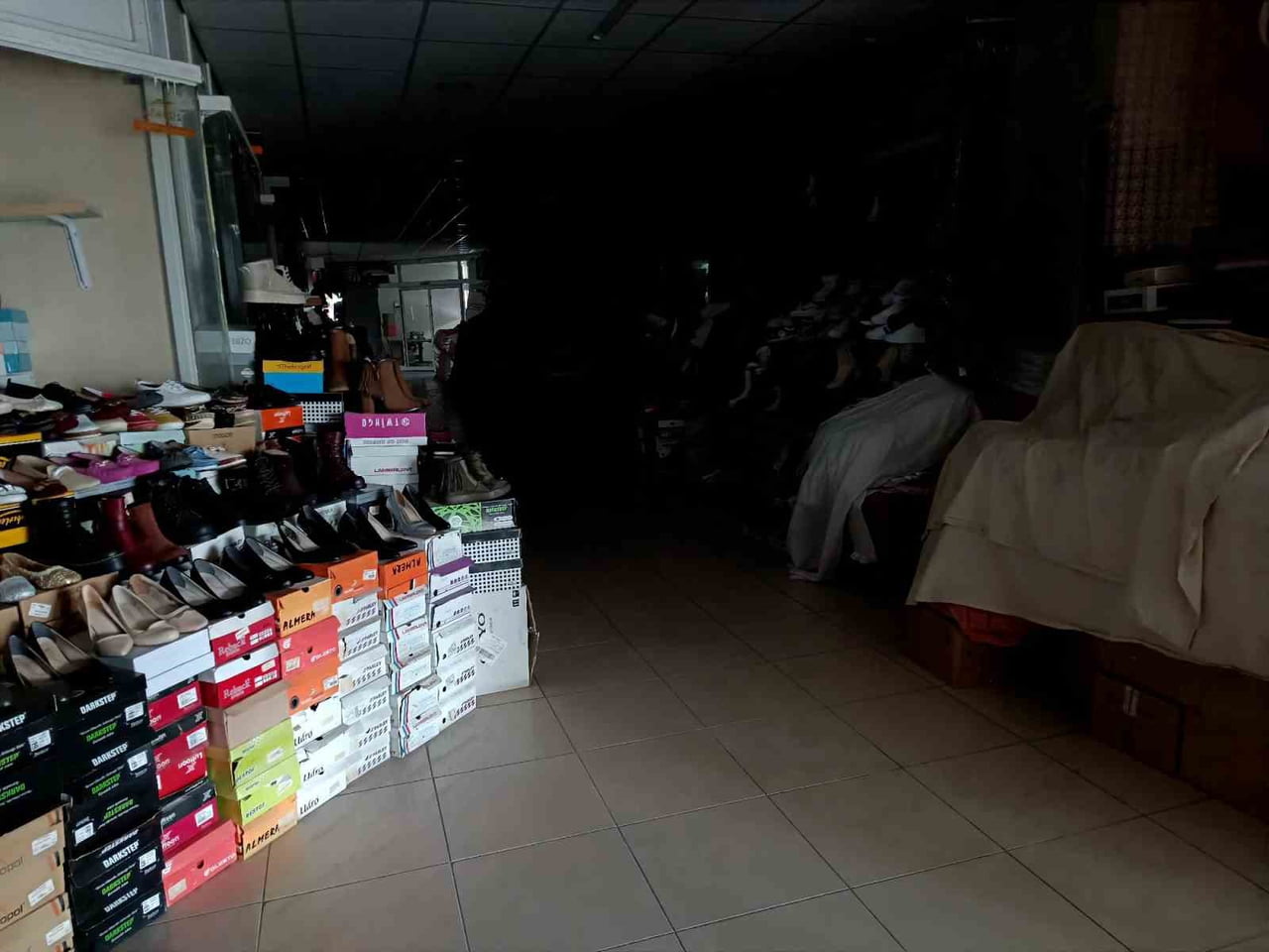 KIRŞEHİR’DE DÖNEMİNDE ALIŞVERİŞ MANTIĞIYLA YAPILAN AHİ ÇARŞISI, YAŞANAN ELEKTRİK ARIZASI NEDENİYLE...